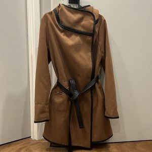 BB Dakota hooded coat